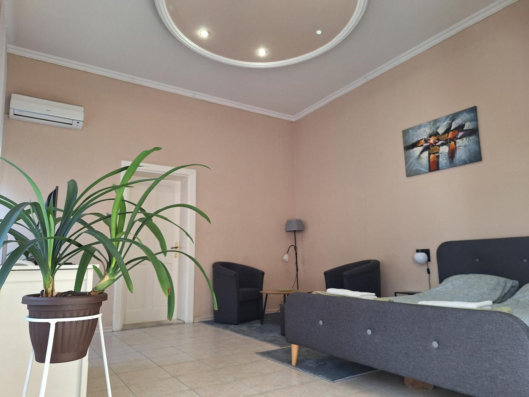 Mainstreet Apartman Суботица Экстерьер фото