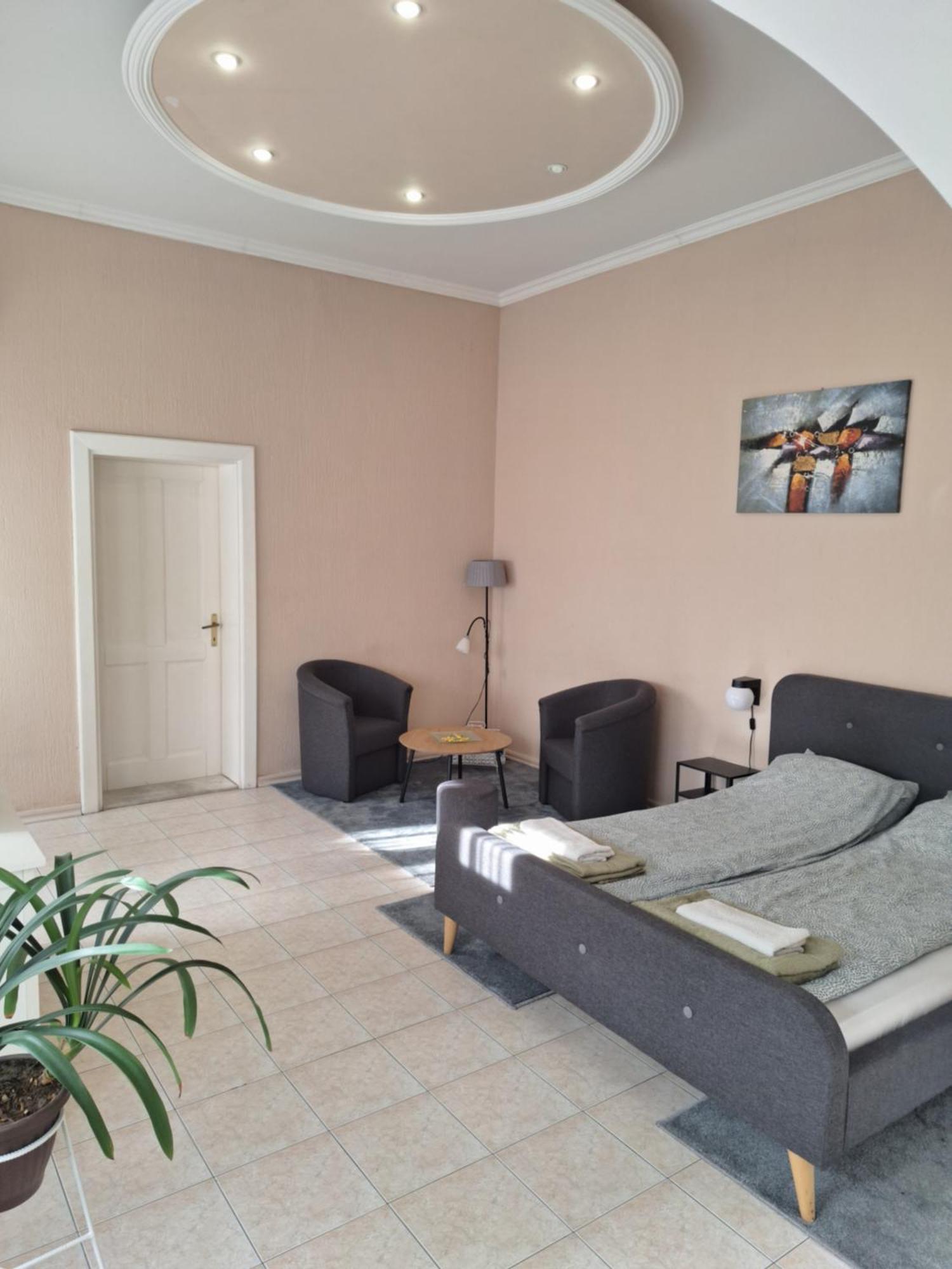 Mainstreet Apartman Суботица Экстерьер фото